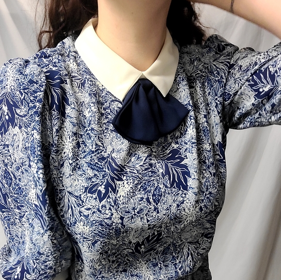 Blue and white dress - Picture 3 of 6